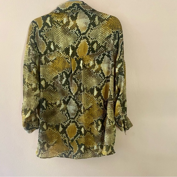 ZARA OVERSIZED SNAKE PRINT LONG SLEEVE BUTTON DOWN LIGHTWEIGHT BLOUSE SIZE XS - Picture 4 of 4